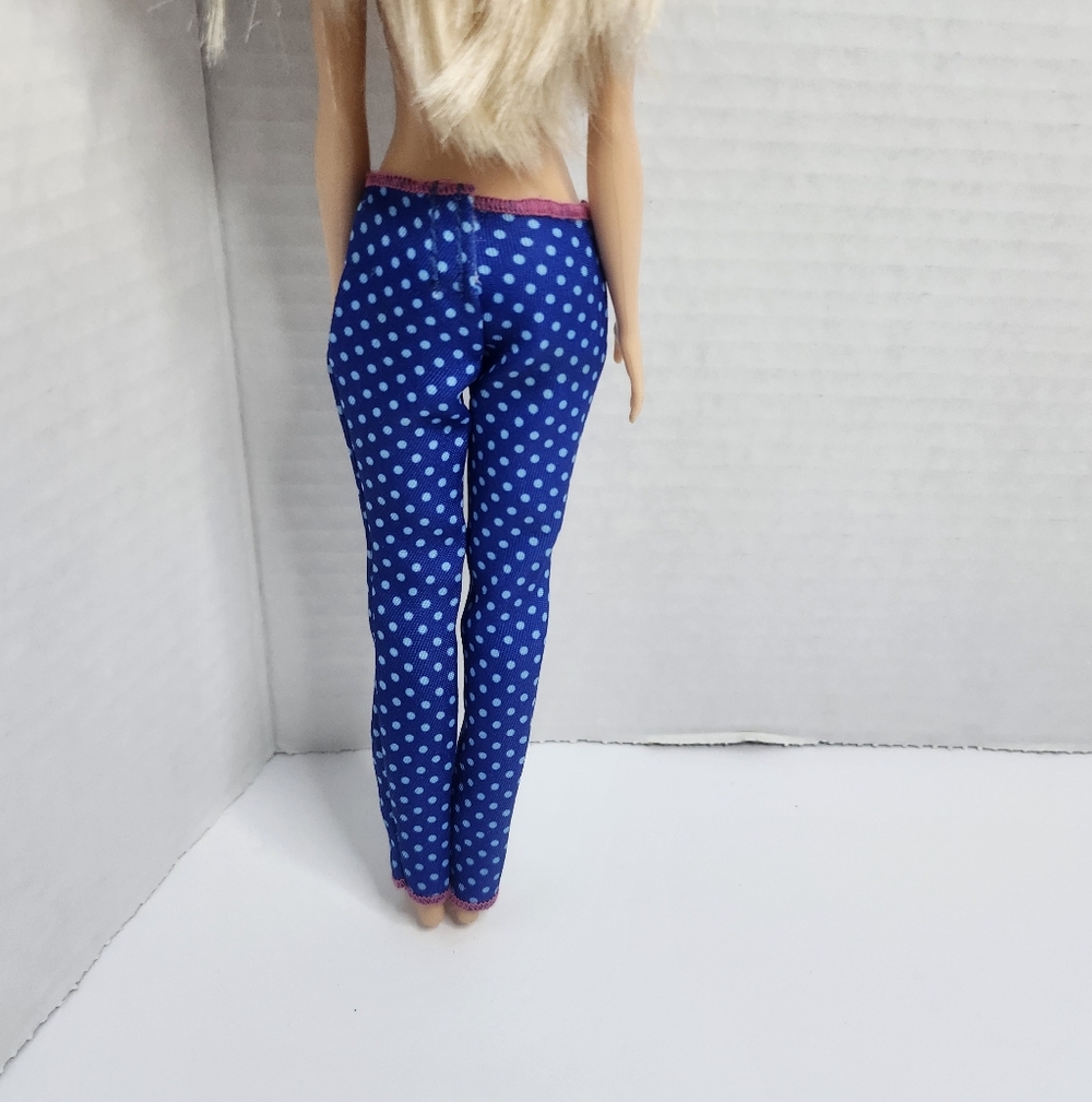 Barbie - Picture 4 of 10